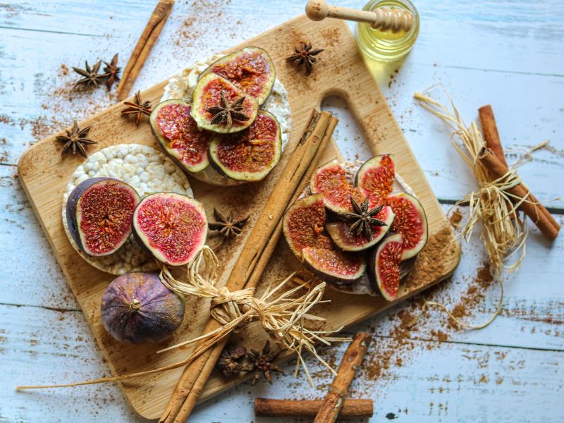 figs and kefir cheese
